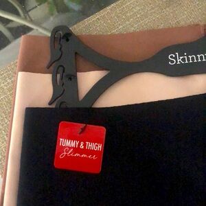 NWT Skinny Girl 3-Pack Laser Shaping Shorts, Sz L